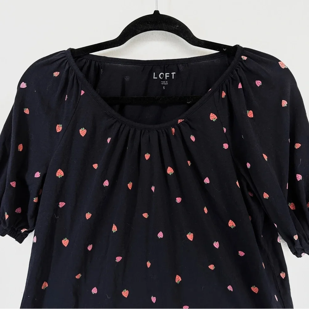 Loft Strawberry Print‎ Shirred Puff Sleeve Scoop Neck Top Size S